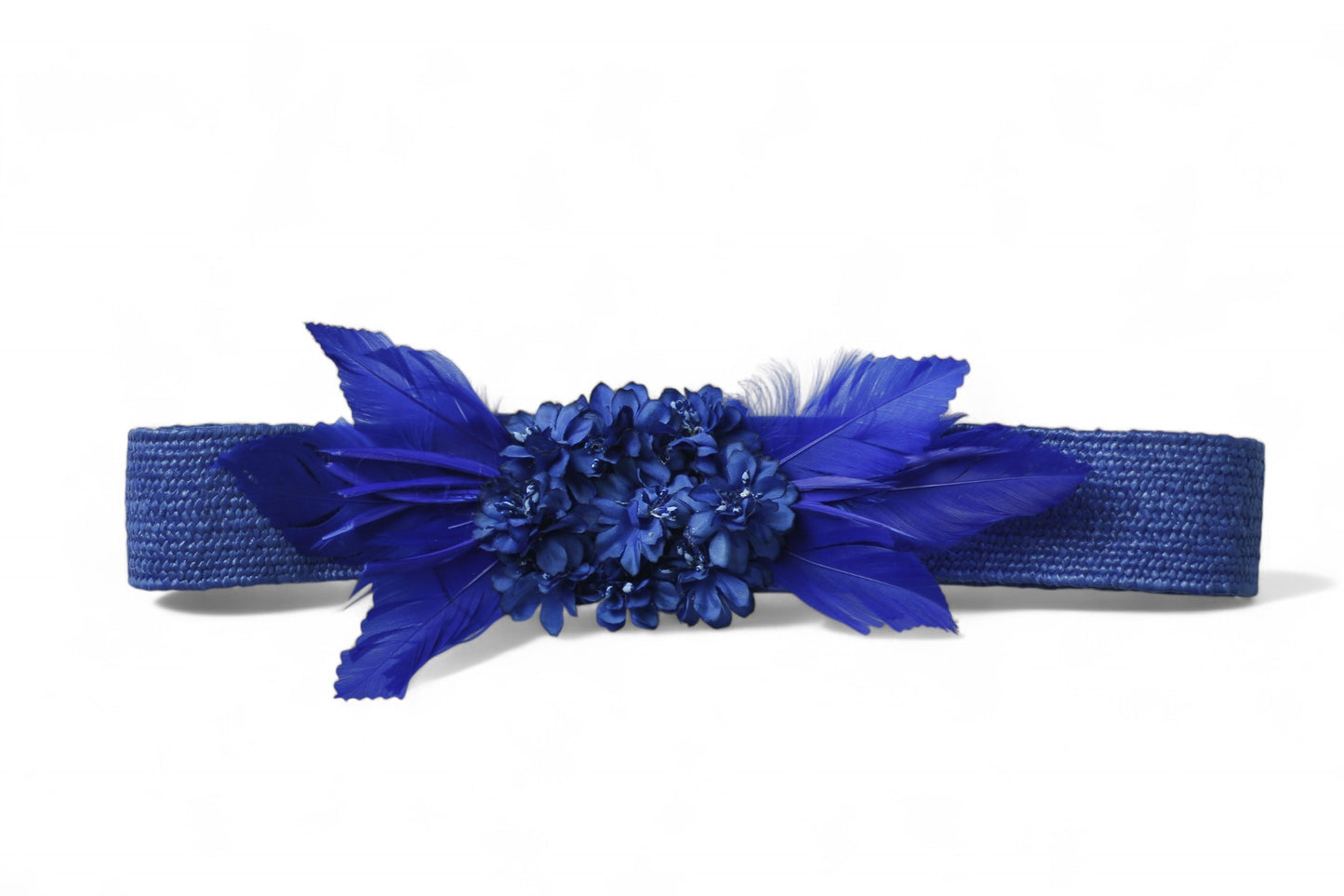 Cinturón floral azul klein con flores y plumas a juego